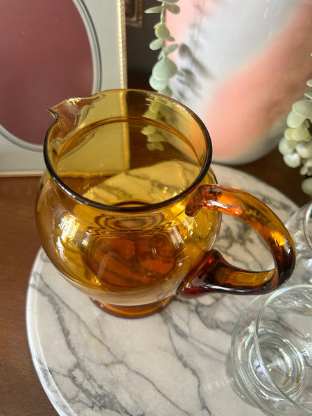 Waterkaraf art deco ribbel amber vintage