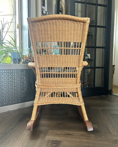 Schommelstoel rotan boho vintage
