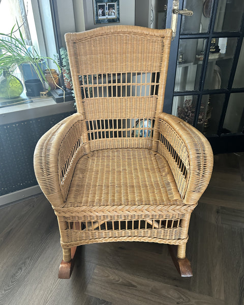 Schommelstoel rotan boho vintage